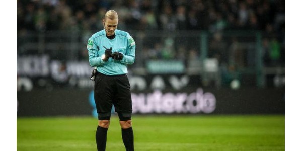 Bibianna zmieniona na asystenta odtwarzania wideo